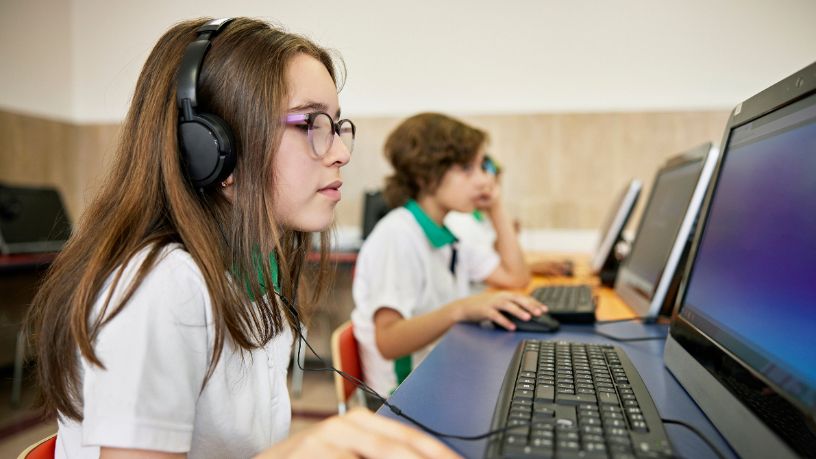 Capacitação juvenil em tecnologia no Ceará: ALECE amplia oportunidades com programa de formação digital e inclusão profissional