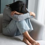 Saúde Mental de Jovens Brasileiras: Por Que a Crise Emocional das Adolescentes Exige uma Resposta Urgente