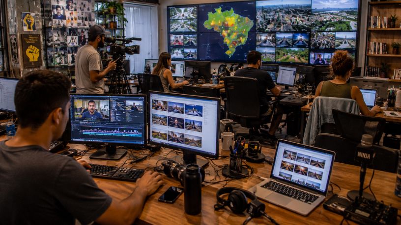 A descentralização midiática e a ascensão dos canais digitais independentes na cobertura da realidade brasileira