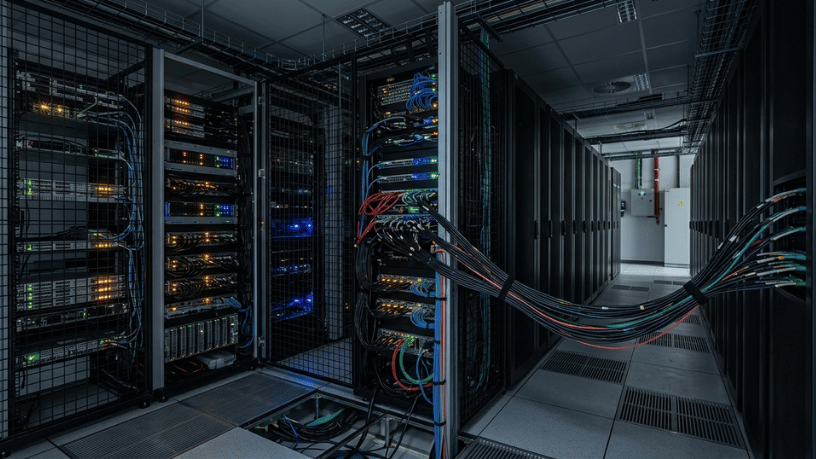 Projeto quer mudar regras de privacidade no Brasil e pode afetar como plataformas usam seus dados e treinam IA